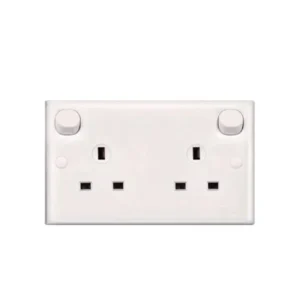 E-Series E25CE 13A 3 Pin Flat Duplex Switched Socket (Clean Earth)