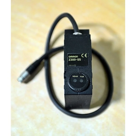 Omron Z300-S5T Laser Sensor