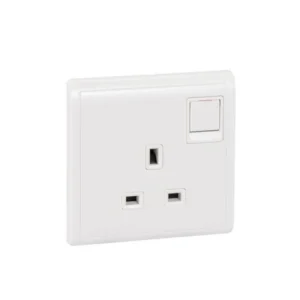 Pieno E8215 13 Amp Switched Socket
